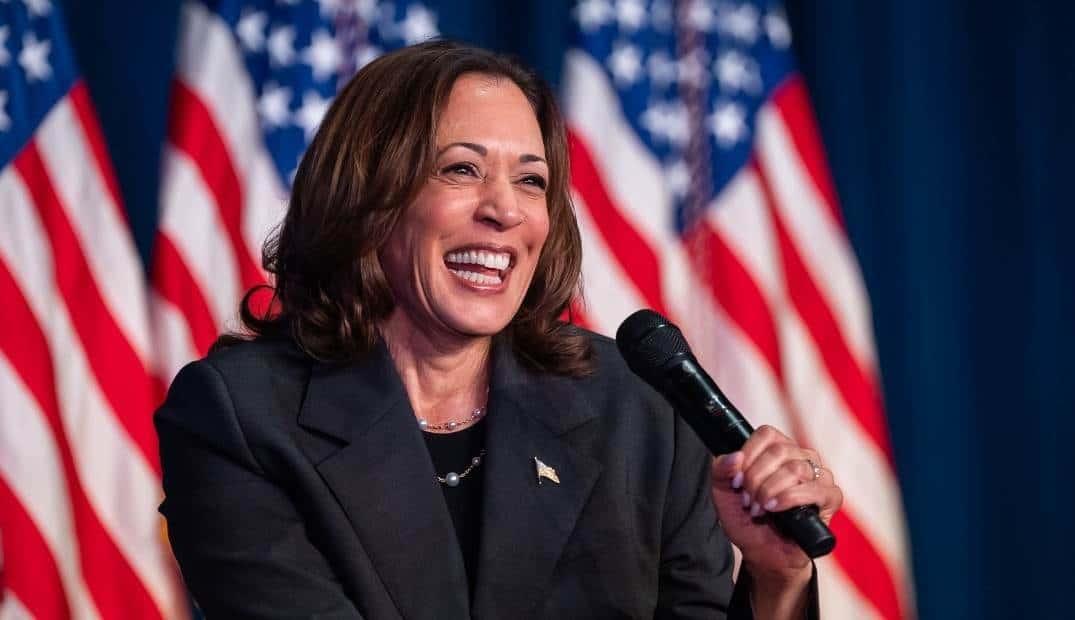 Harris reduce ventaja de Trump, según encuesta