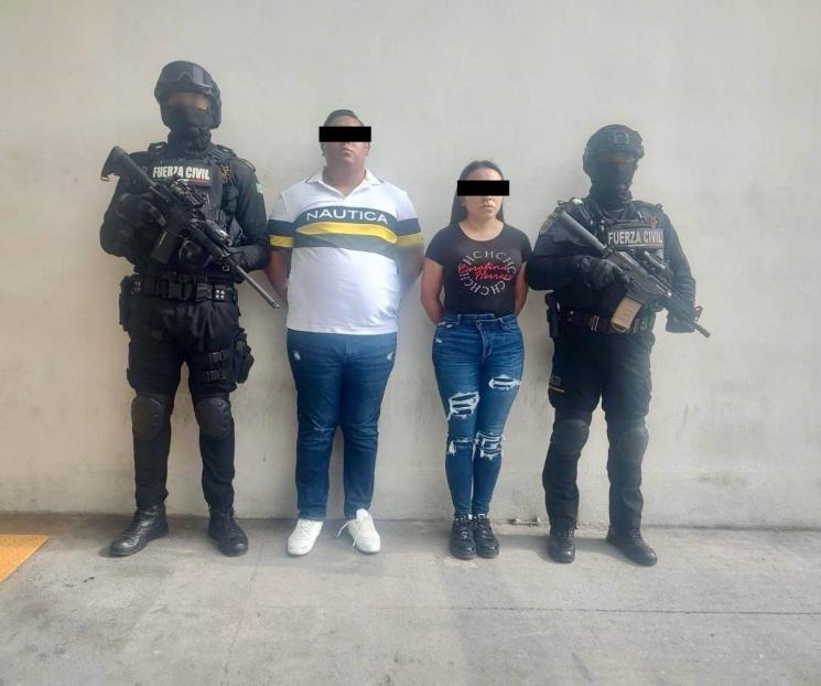 Cae pareja con droga