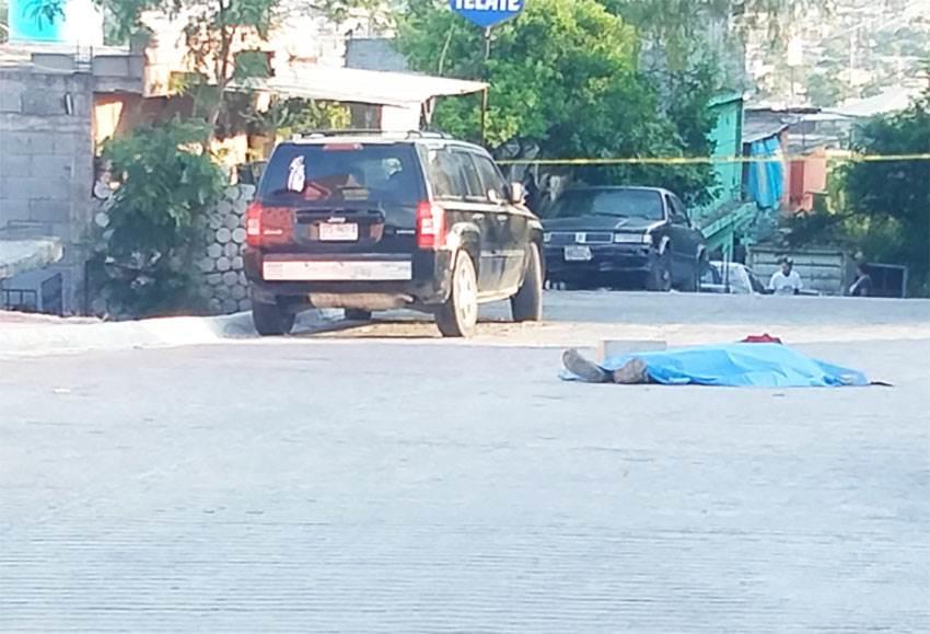Ejecutan a peatón en Monterrey Ejecutan a peatón en Monterrey