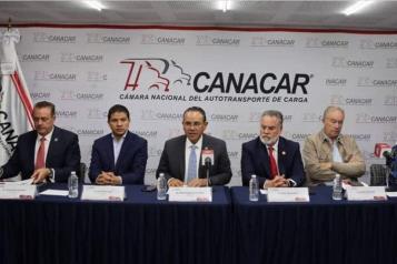 Bloqueos en vialidades de Puebla generan p&eacute;rdidas por 10 mil mdp