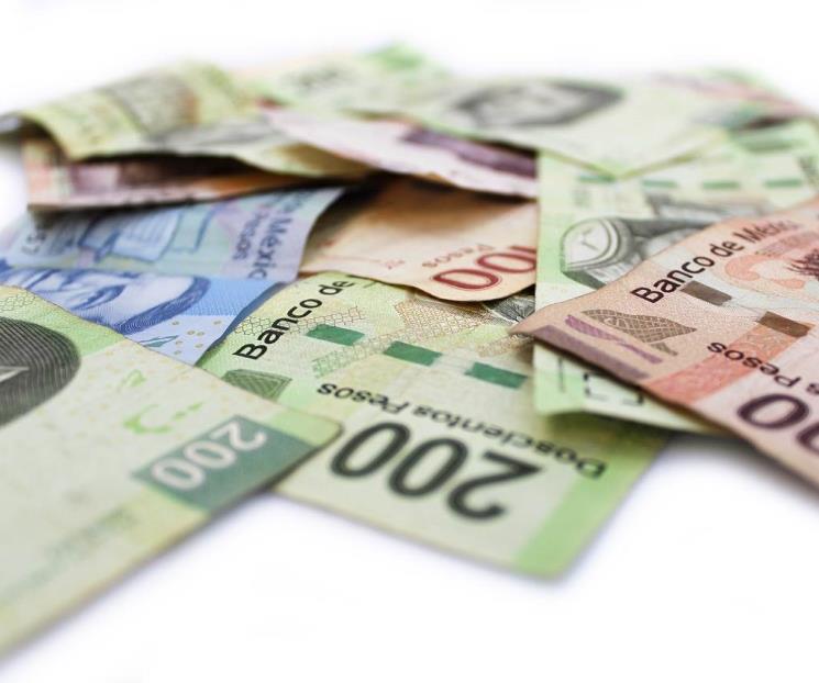 Tras recorte de Banxico a tasa de interés, el peso se recupera