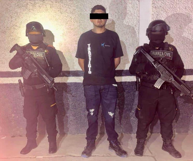 Detienen a 2 con armas de fuego