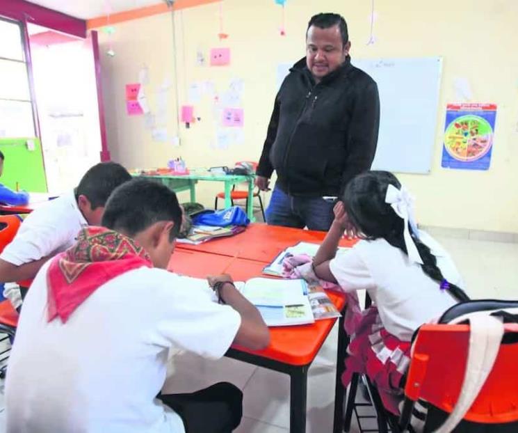 Hijos de jornaleros agrícolas migrantes sin apoyo educativo Hijos de jornaleros agrícolas migrantes sin apoyo educativo