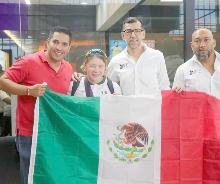 Llegan atletas regias a NL tras participar en Juegos Olímpicos Llegan atletas regias a NL tras participar en Juegos Olímpicos