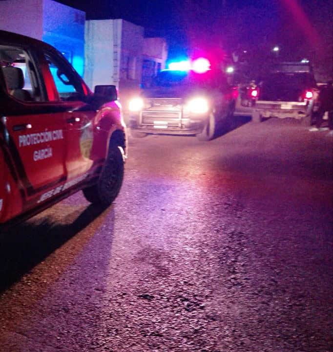 Un hombre fue ejecutado a balazos cuando se encontraba en el interior de su domicilio por al menos dos sujetos quienes lograron darse a la fuga, en García.