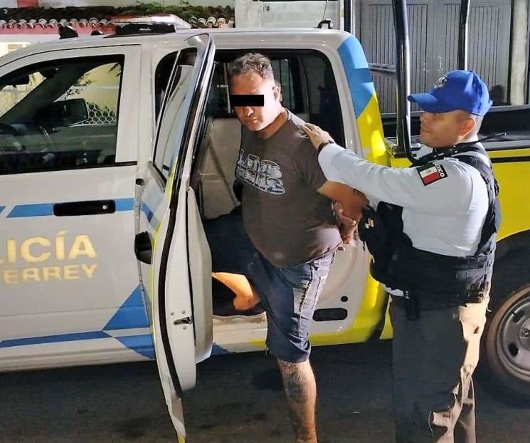 Golpea a su mamá y no detienen Golpea a su mamá y no detienen