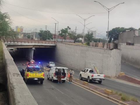 Muere arrollado en puente de Bernardo Reyes Muere arrollado en puente de Bernardo Reyes