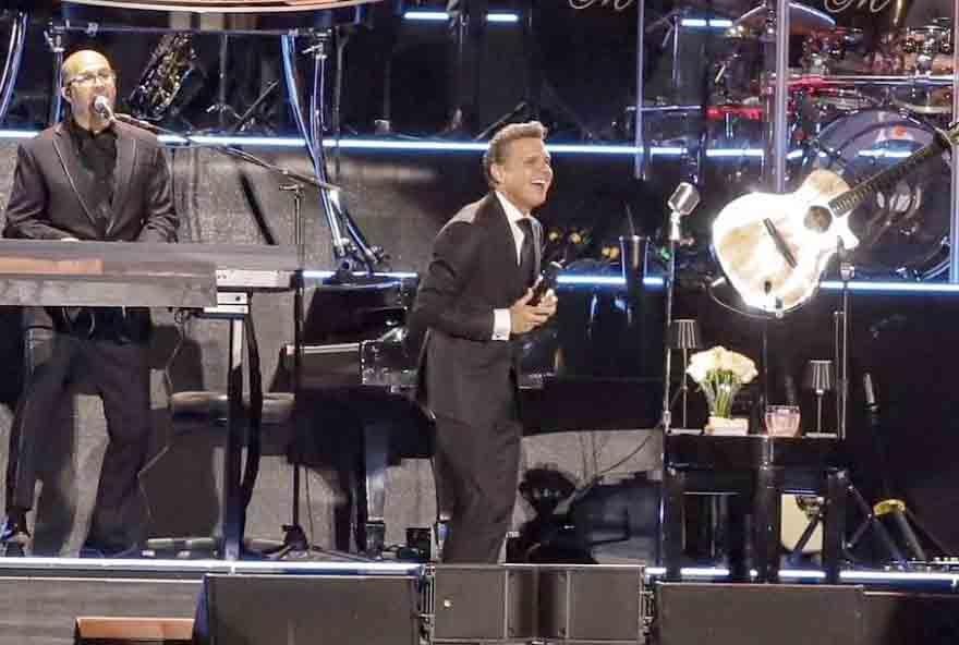 Vuelve Luis Miguel a brillar en Monterrey  