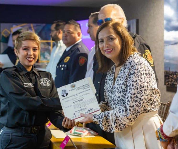 Reconoce Guadalupe a su equipo de apagafuegos