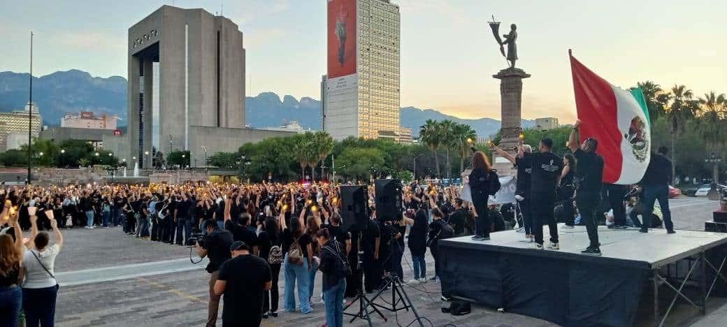 Toman empleados del PJF la Explanada de los Héroes