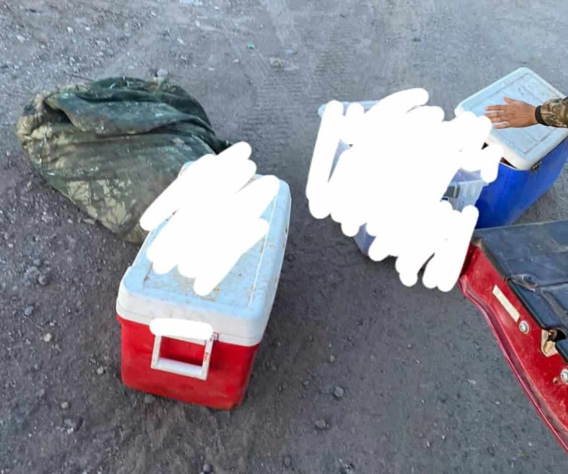 La ola de violencia subió de nivel en la zona sur del estado, al ser reportado el hallazgo de dos cabezas humanas, que fueron abandonadas dentro de hieleras en un ejido del municipio de Galeana.