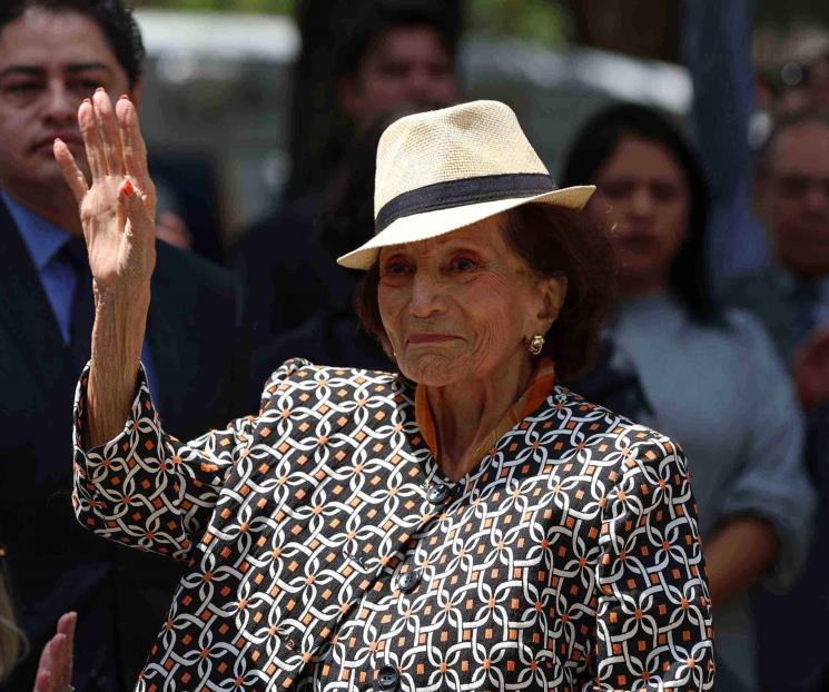 Celebra que Ifigenia Martínez sea presidenta de San Lázaro Celebra que Ifigenia Martínez sea presidenta de San Lázaro