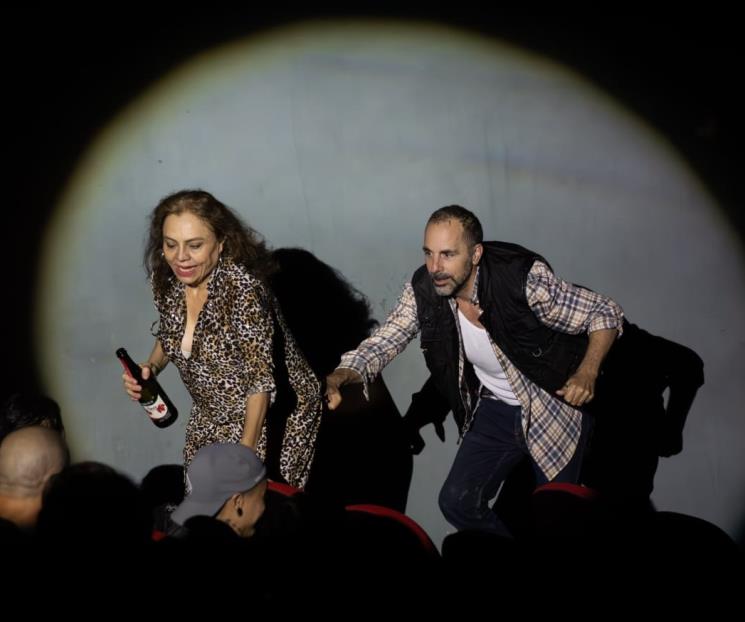 Cautiva La Fiesta al Festival del Teatro Nuevo León Cautiva La Fiesta al Festival del Teatro Nuevo León