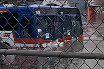 Se inunda estaci&oacute;n Talleres del Metro y suspenden TransMetro