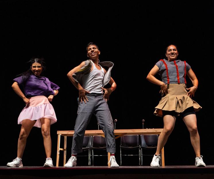 Presentan ‘Cantor en finito’ en Temporada de Teatro