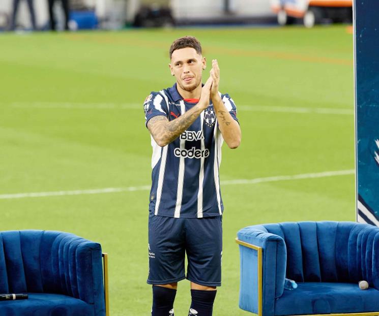 Presentan a Lucas Ocampos ante 7 mil en el Estadio BBVA Presentan a Lucas Ocampos ante 7 mil en el Estadio BBVA