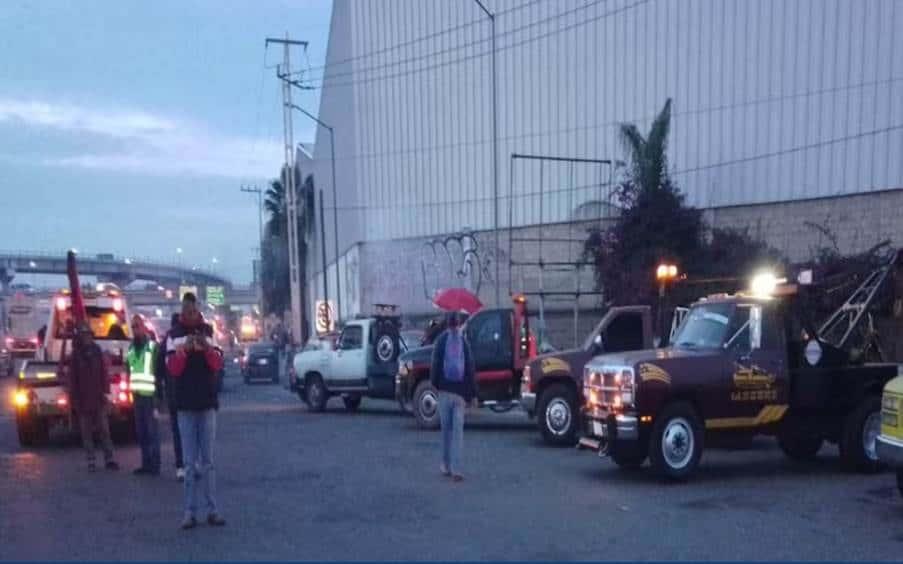Transportistas protestan contra extorsiones en la México-Querétaro