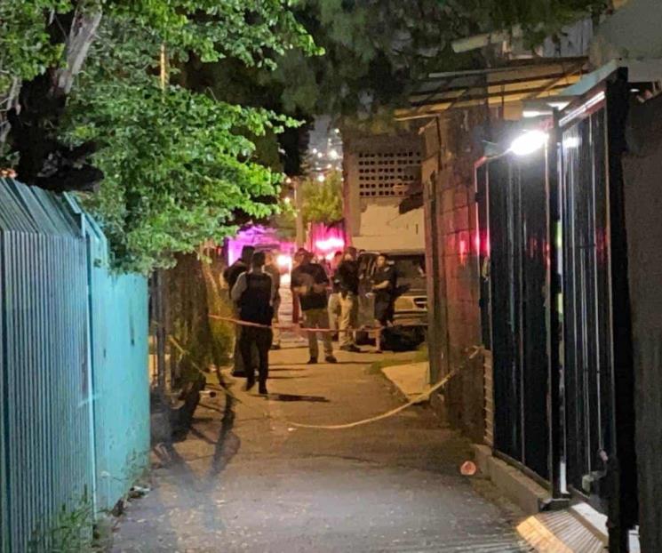 Matan a balazos a hombre; hieren a otro Matan a balazos a hombre; hieren a otro