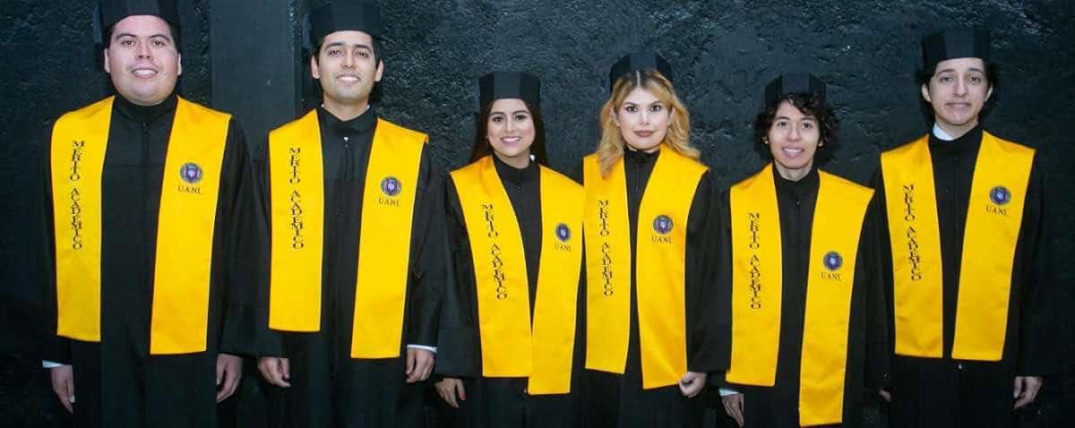 Tienen un doble mérito: los reconocen en preparatoria y facultad Tienen un doble mérito: los reconocen en preparatoria y facultad
