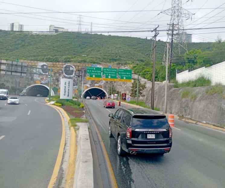 Reabren dos carriles del Túnel; niegan riesgo para conductores Reabren dos carriles del Túnel; niegan riesgo para conductores