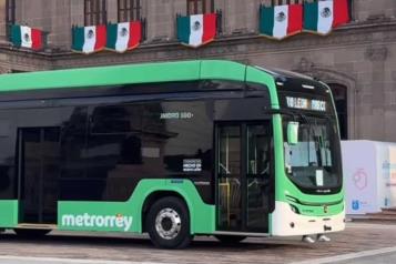 Presentan primer cami&oacute;n 100 % el&eacute;ctrico