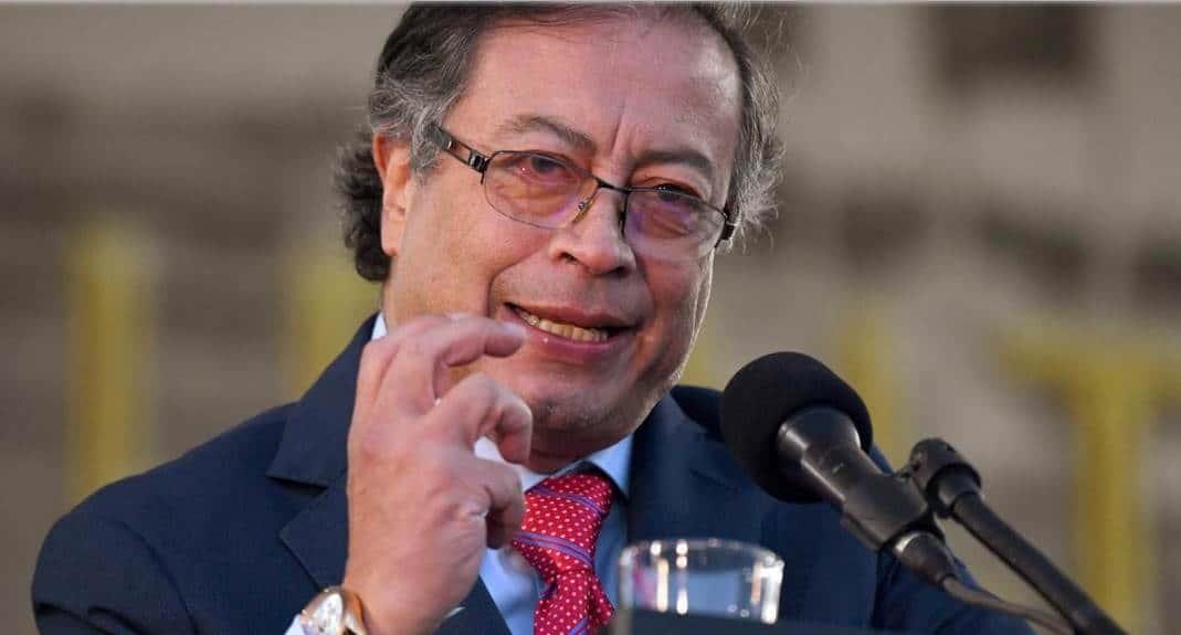El presidente de Colombia aplaza su viaje a México El presidente de Colombia aplaza su viaje a México