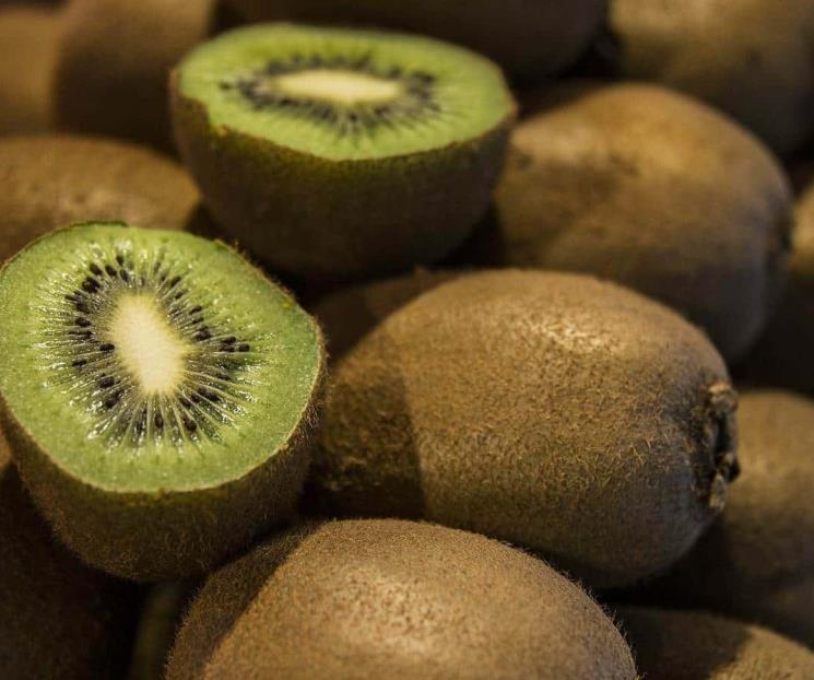 Kiwi combate los altos niveles de colesterol y mejora la piel Kiwi combate los altos niveles de colesterol y mejora la piel