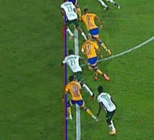 Fuera de juego de jugador de León ante Tigres fue por 58 milímetros Fuera de juego de jugador de León ante Tigres fue por 58 milímetros