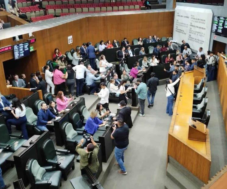 Dejan a bancadas de MC y PT sin comisiones importantes Dejan a bancadas de MC y PT sin comisiones importantes