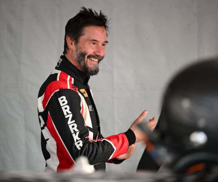Keanu Reeves debuta como piloto profesional en Indianápolis Keanu Reeves debuta como piloto profesional en Indianápolis