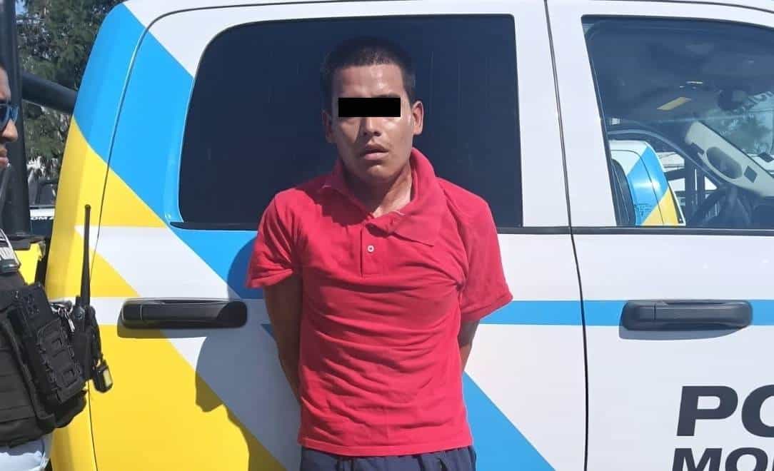 En un filtro de revisión, instalado dentro del Operativo Transporte, un hombre fue detenido por la Policía de Monterrey, por la presunta posesión de arma y por amenazas a los oficiales.