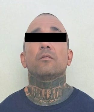 Dos hombres arrestados con un par de armas cortas y una larga, además de droga y equipo táctico, la semana pasada tras una persecución en Santa Catarina, fueron vinculados a proceso por un Juez.