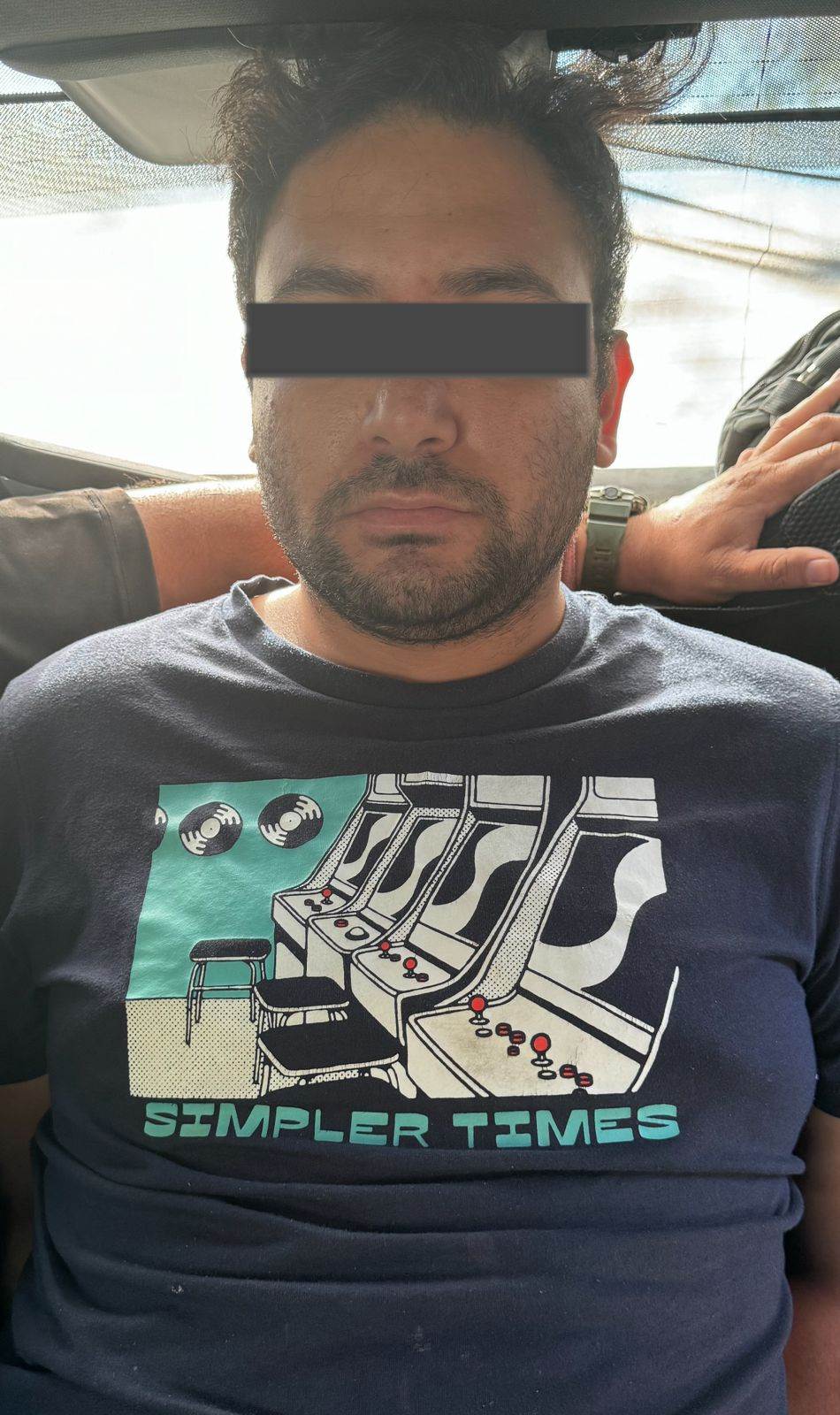 Agentes ministeriales detuvieron al presunto responsable de la muerte de la “Barbie Regia”, en una finca en Santiago.