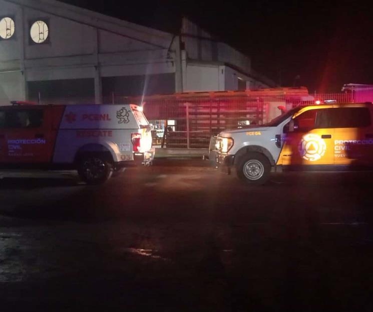 Evacuan a 20 trabajadores por incendio Evacuan a 20 trabajadores por incendio