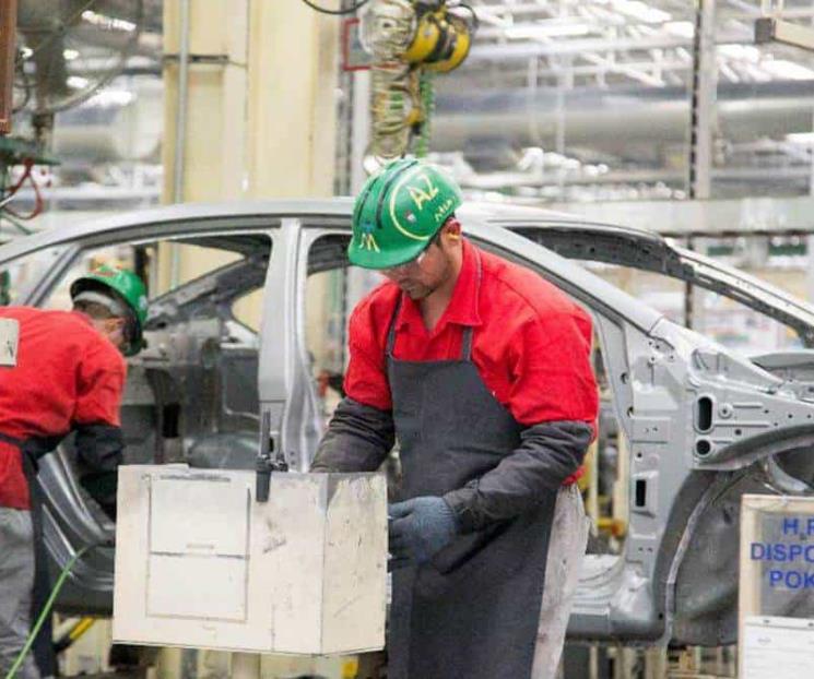 Dan a nuevo gobierno propuestas para impulsar industria de autos