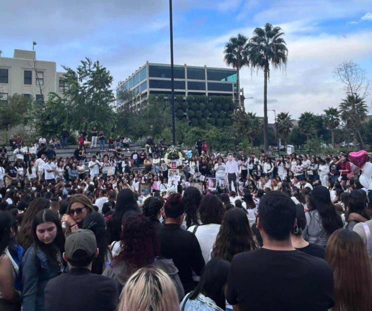 Fanáticas regias despiden a Liam Payne en la Macroplaza de Monterrey Fanáticas regias despiden a Liam Payne en la Macroplaza de Monterrey