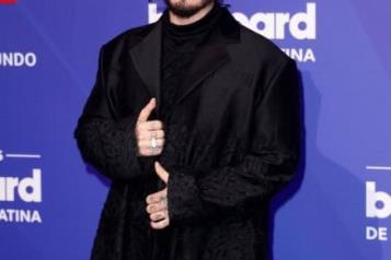 Lanza emotivo llamado J. Balvin en los Premios Billboard 2024