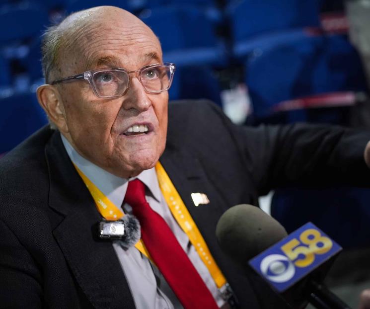 Juez ordena a Rudy Giuliani entregar departamento en NY Juez ordena a Rudy Giuliani entregar departamento en NY