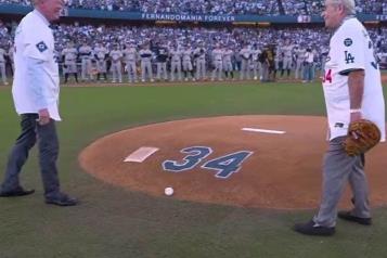 Rinden tributo a Valenzuela previo al Juego 1 de la Serie Mundial