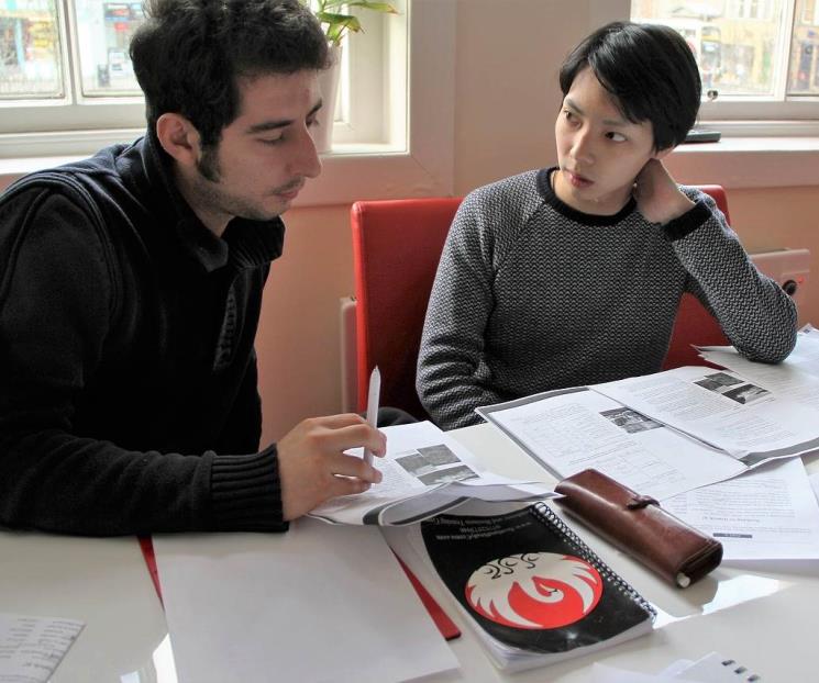 Qué sucede en el cerebro de las personas que hablan dos idiomas