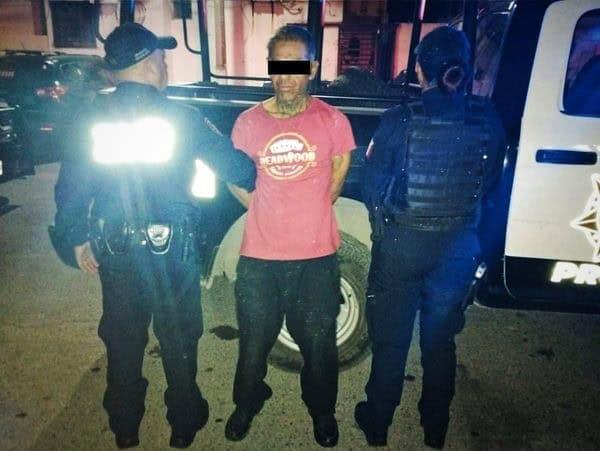 Queda atrapado en azotea de vivienda Queda atrapado en azotea de vivienda