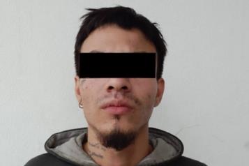 Intenta acuchillar a su padrastro