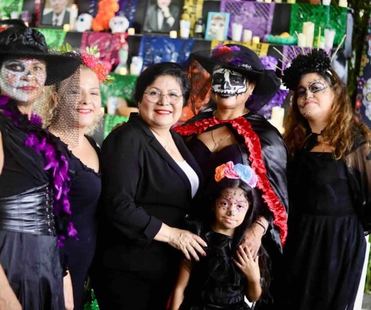 Inauguran diputados Altar de Muertos en honor a Carlos Bremer