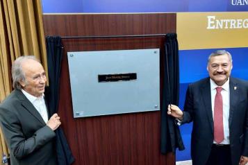 Otorga UANL Doctorado Honoris Causa a Joan Manuel Serrat