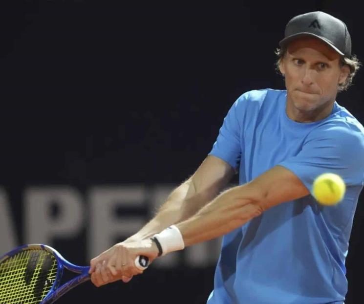 Pierde Diego Forlán en su debut como tenista Pierde Diego Forlán en su debut como tenista