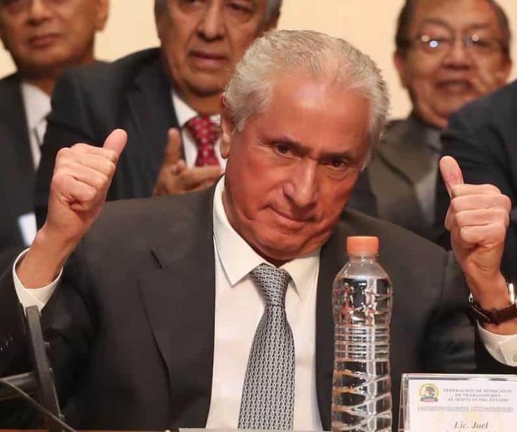 Registra Joel Ayala su planilla para la FSTSE Registra Joel Ayala su planilla para la FSTSE