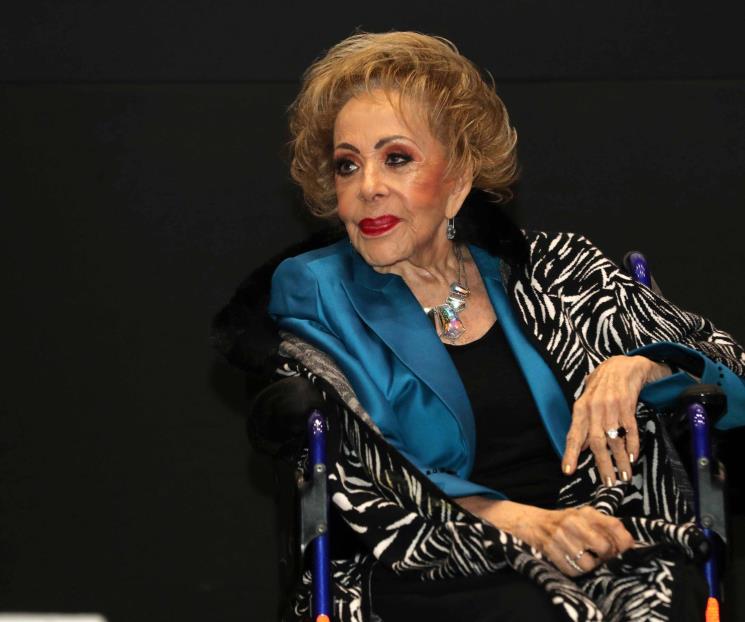 Sheinbaum realiza homenaje en la mañanera a Silvia Pinal