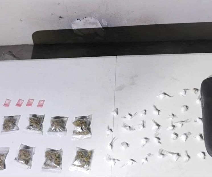 Arrestan a joven con un “coctel” de drogas