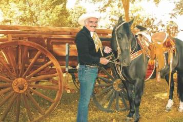 Lanzan primer &aacute;lbum p&oacute;stumo de Vicente Fern&aacute;ndez