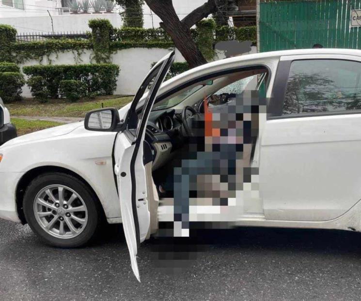 Acribillan a hombre en su auto y dejan narcomensaje Acribillan a hombre en su auto y dejan narcomensaje